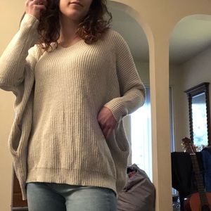 Oversized sweater (with pockets!!)